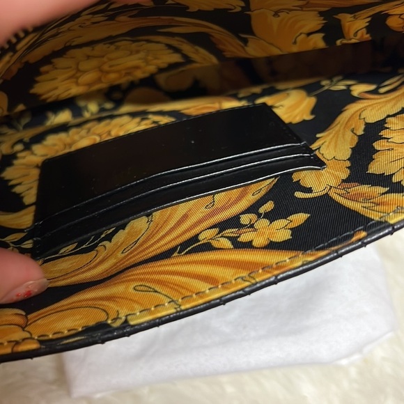 Versace VIRTUS QUILTED TOTE BAG IN NAPPA LEATHER NWT​​​ - Picture 5 of 6